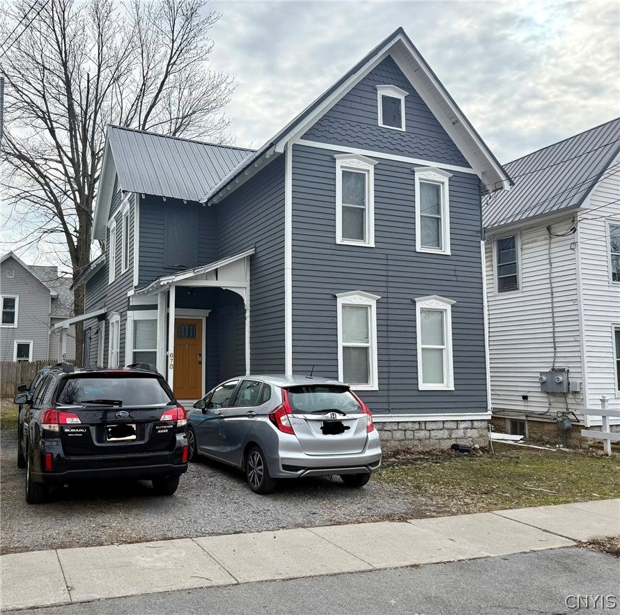 678 Bronson Street — photo