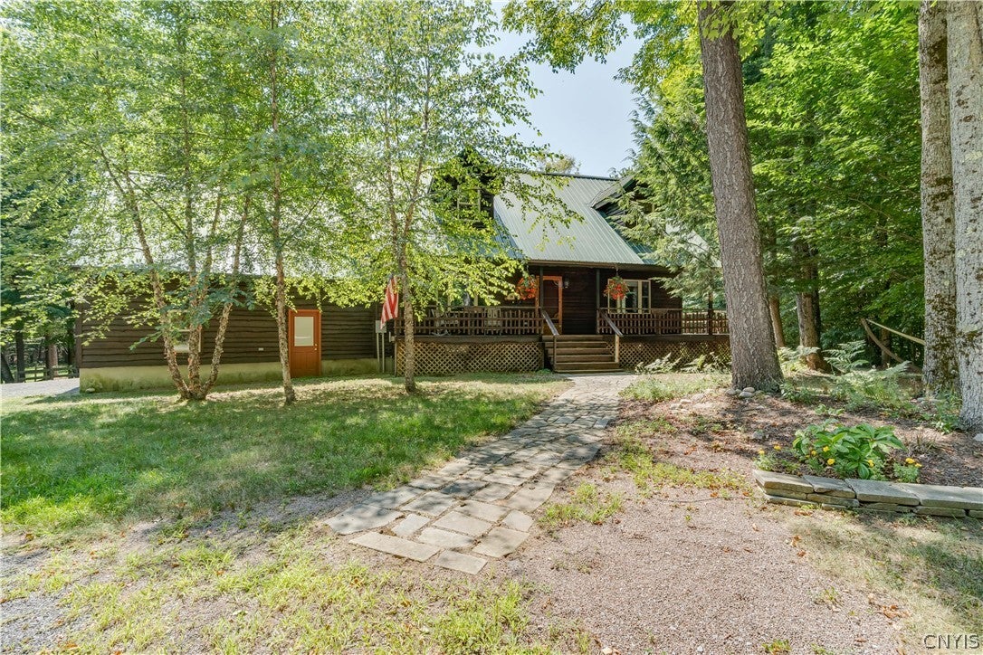 7636 Hiawatha Lake Road — photo