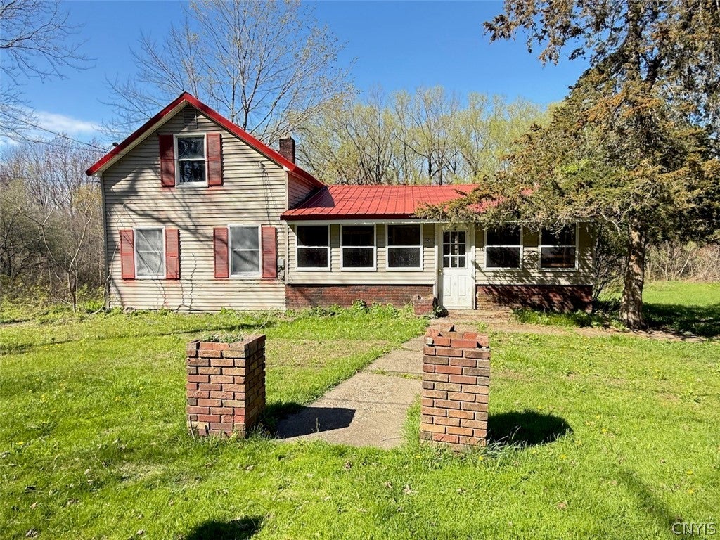 328 Ouderkirk Road — photo