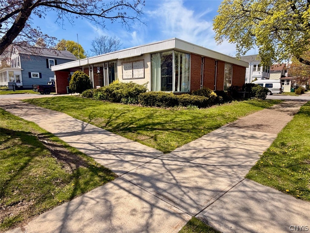 29 W Seneca Street — photo