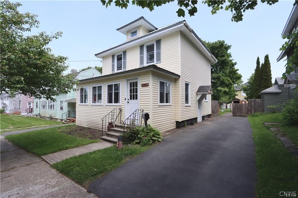 251 Charles Street — photo