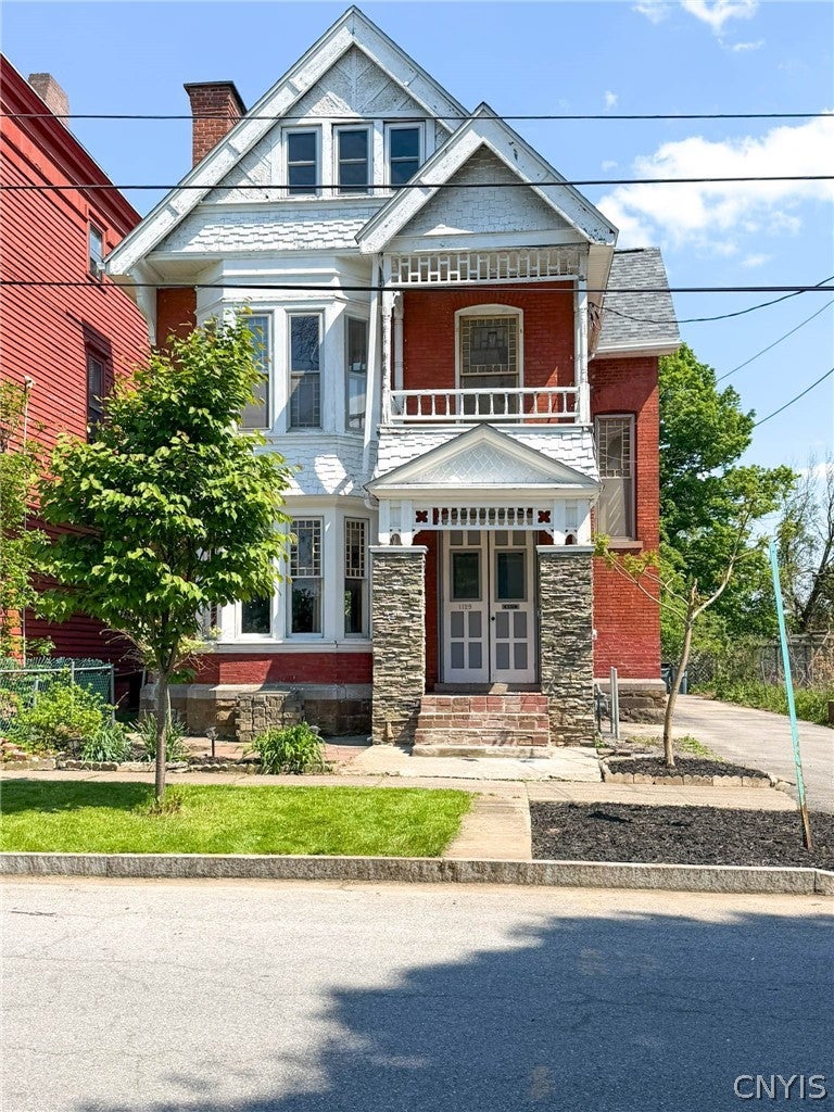 1129 Summit Place — photo