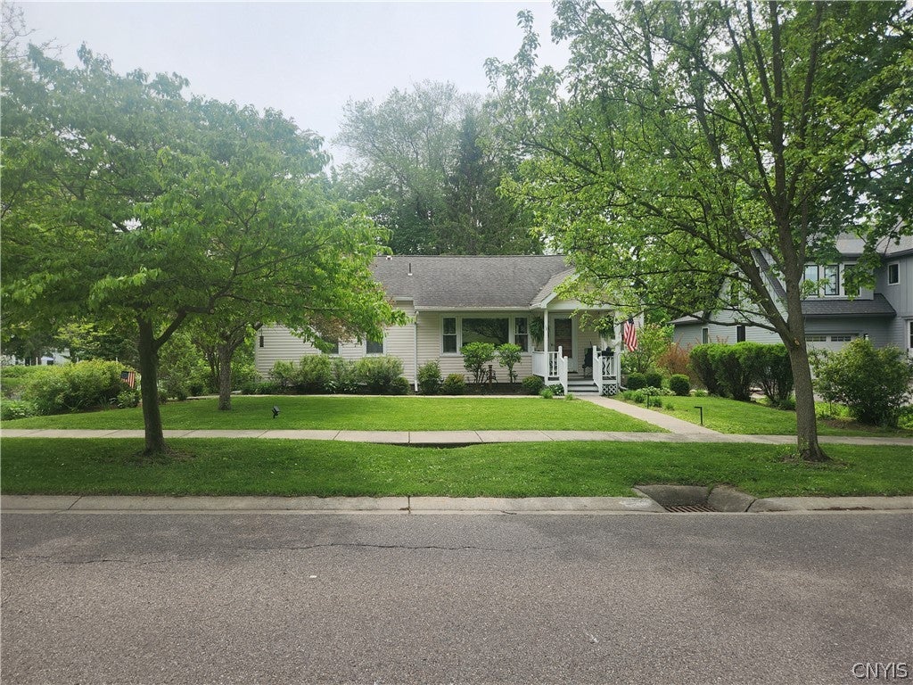 18 E Austin Street — photo