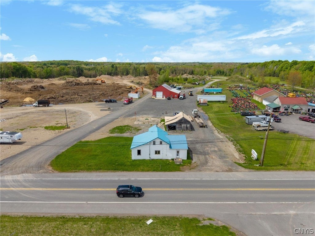1877 US Route 11 — photo