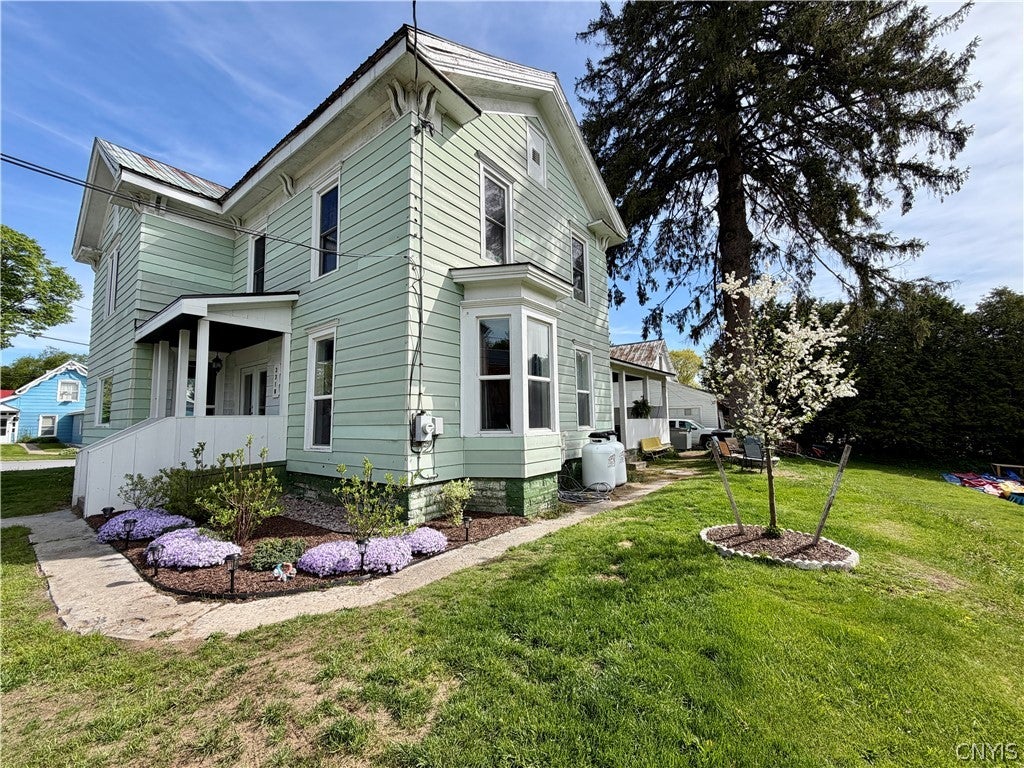 3318 Douglas Street — photo