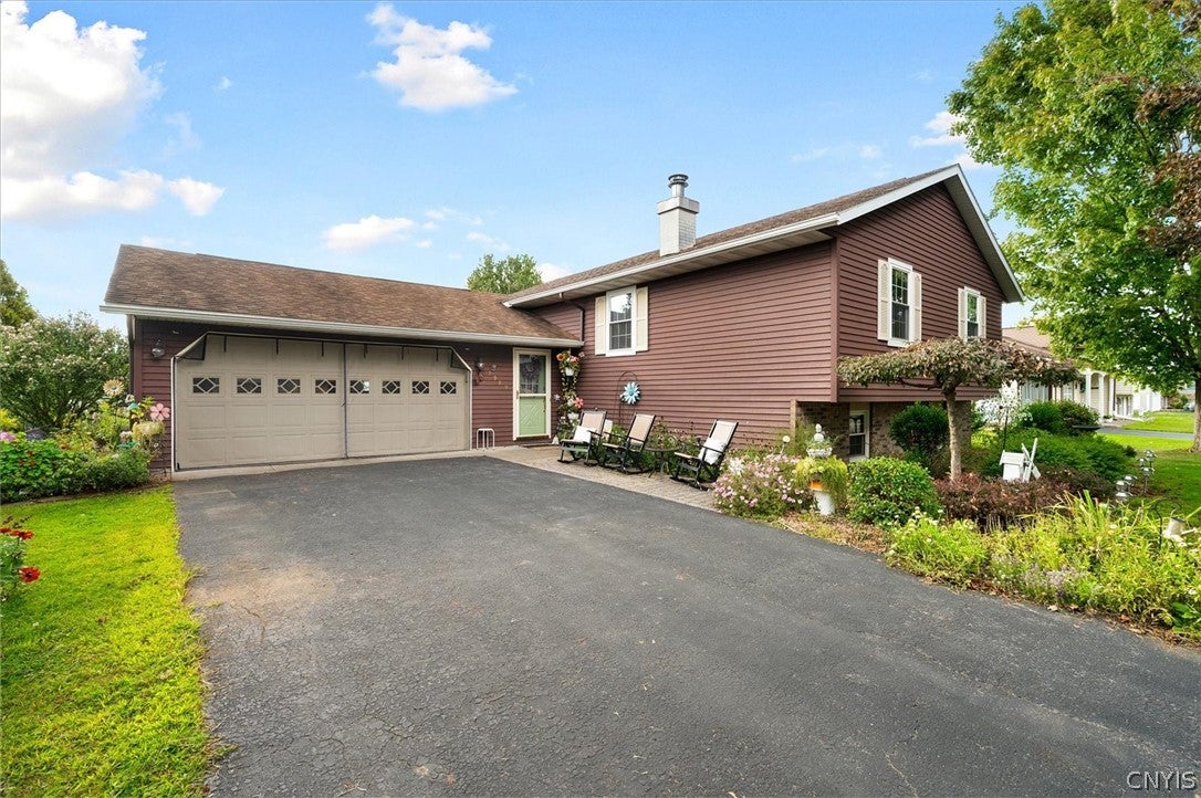 7989 Northwood Drive — photo