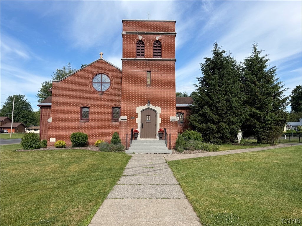 589 S Main Street — photo