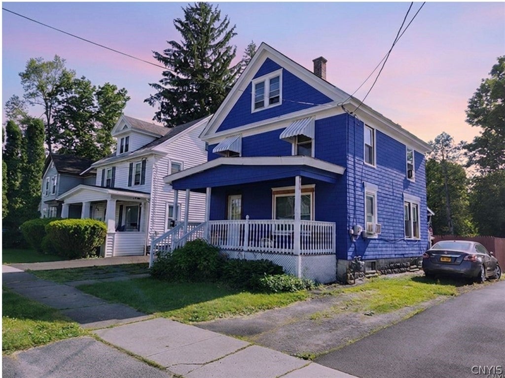 402 Riverside Drive — photo