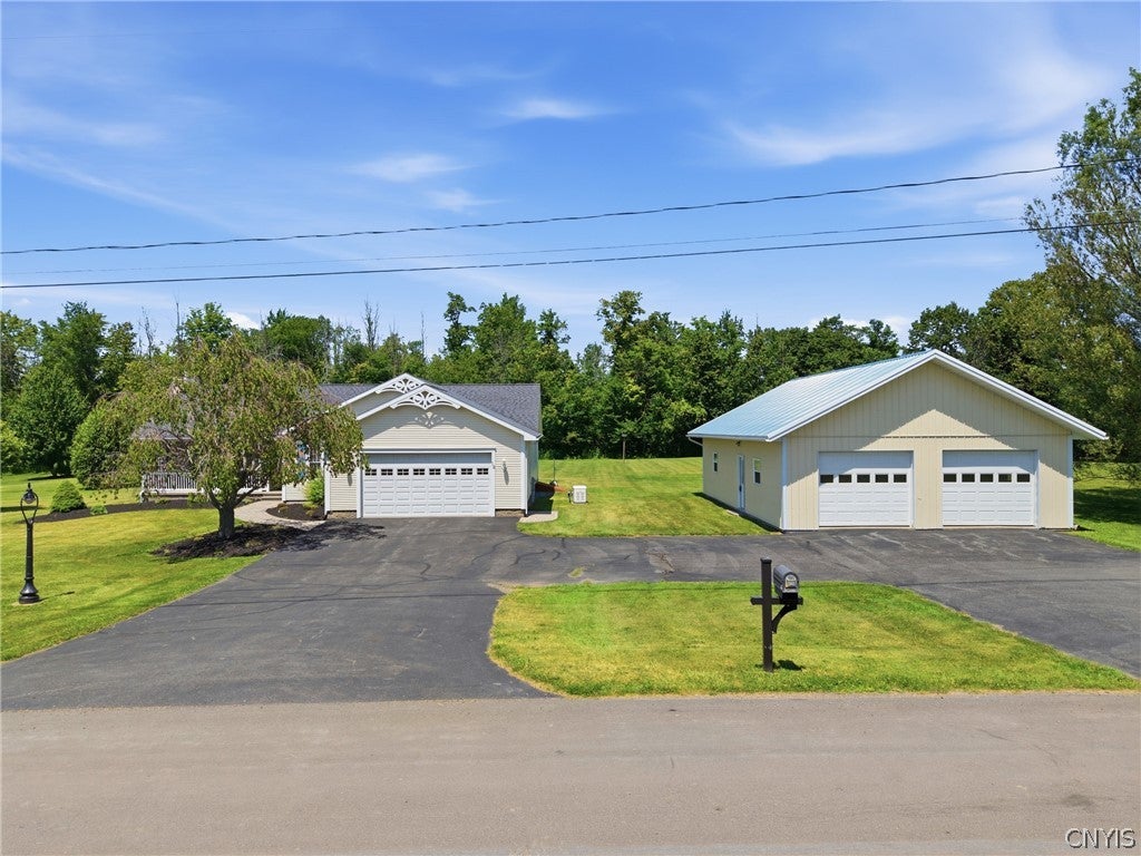 18 Regan Drive — photo