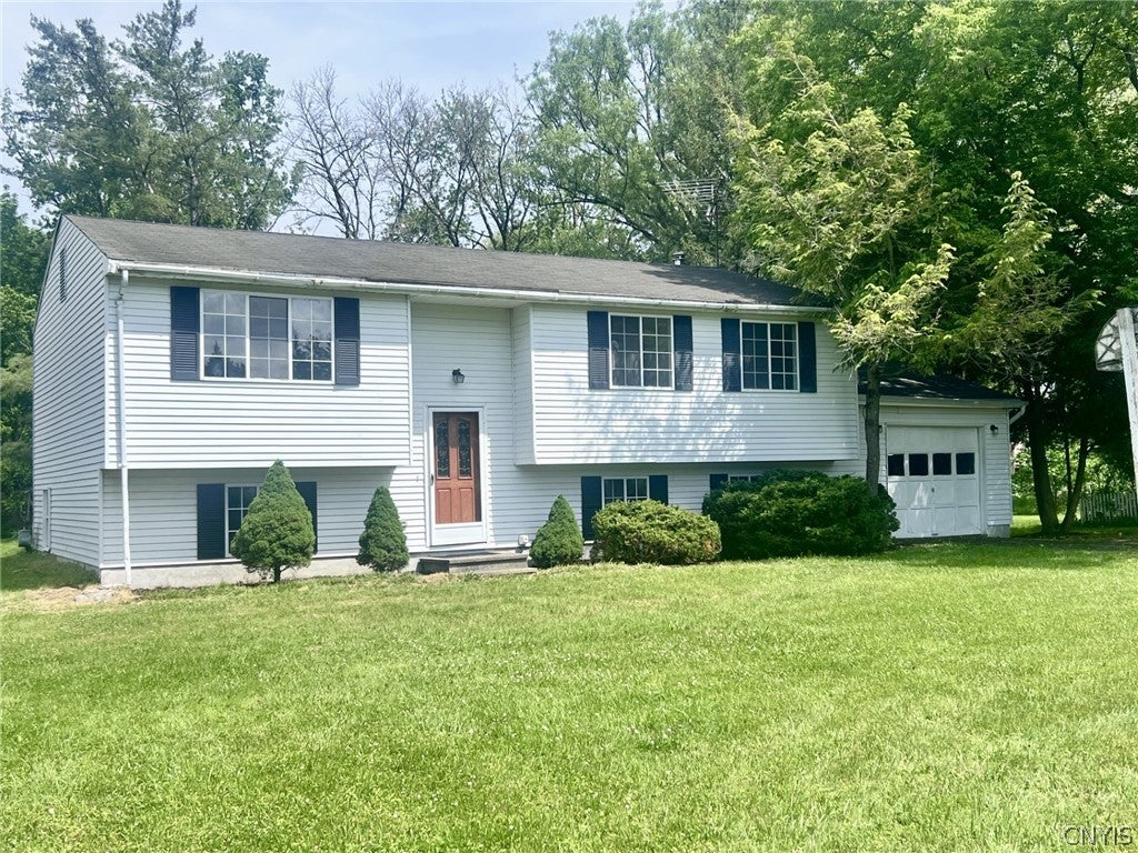 10 Greystone Drive — photo
