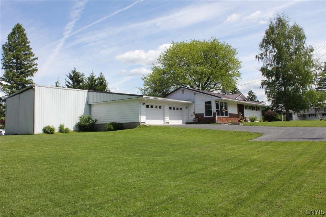 6238 Oakridge Road — photo