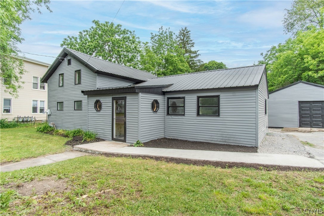 108 W Remington Street — photo