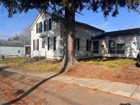 8992 Main Street — photo