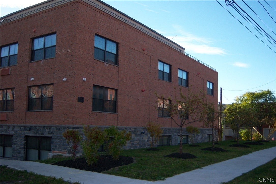 721 N Clinton Street 117 — photo