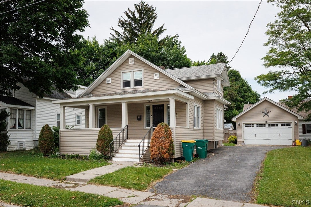 709 Lansing Street — photo