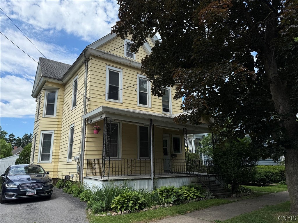 328 Elizabeth Street — photo