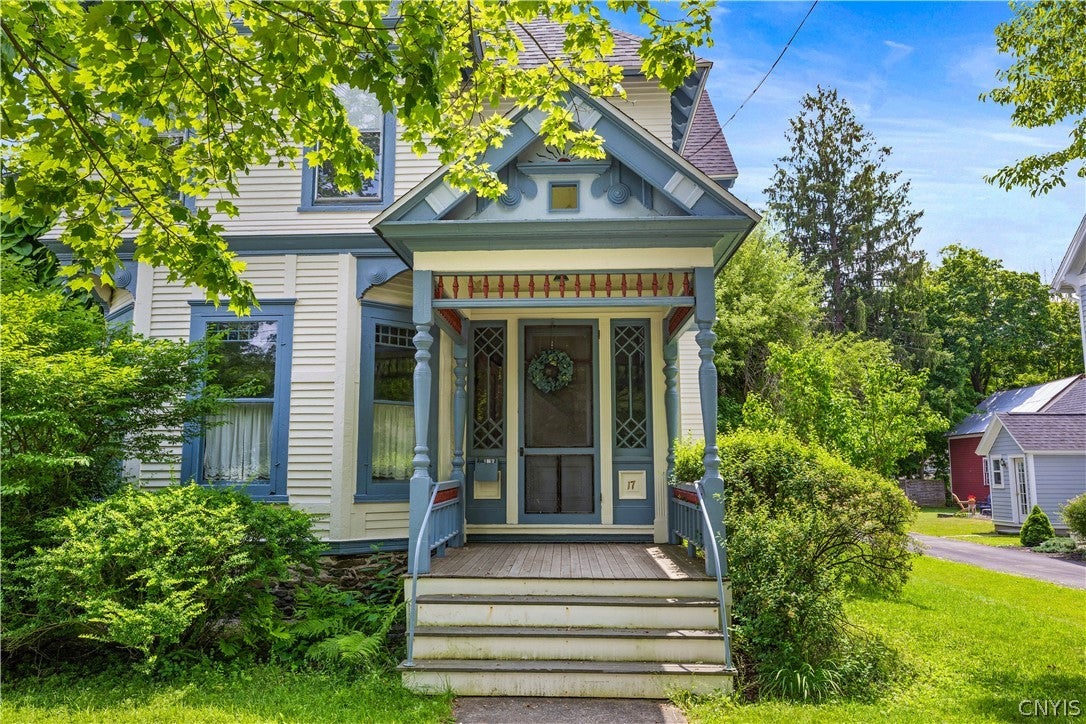 17 W Pleasant Street — photo
