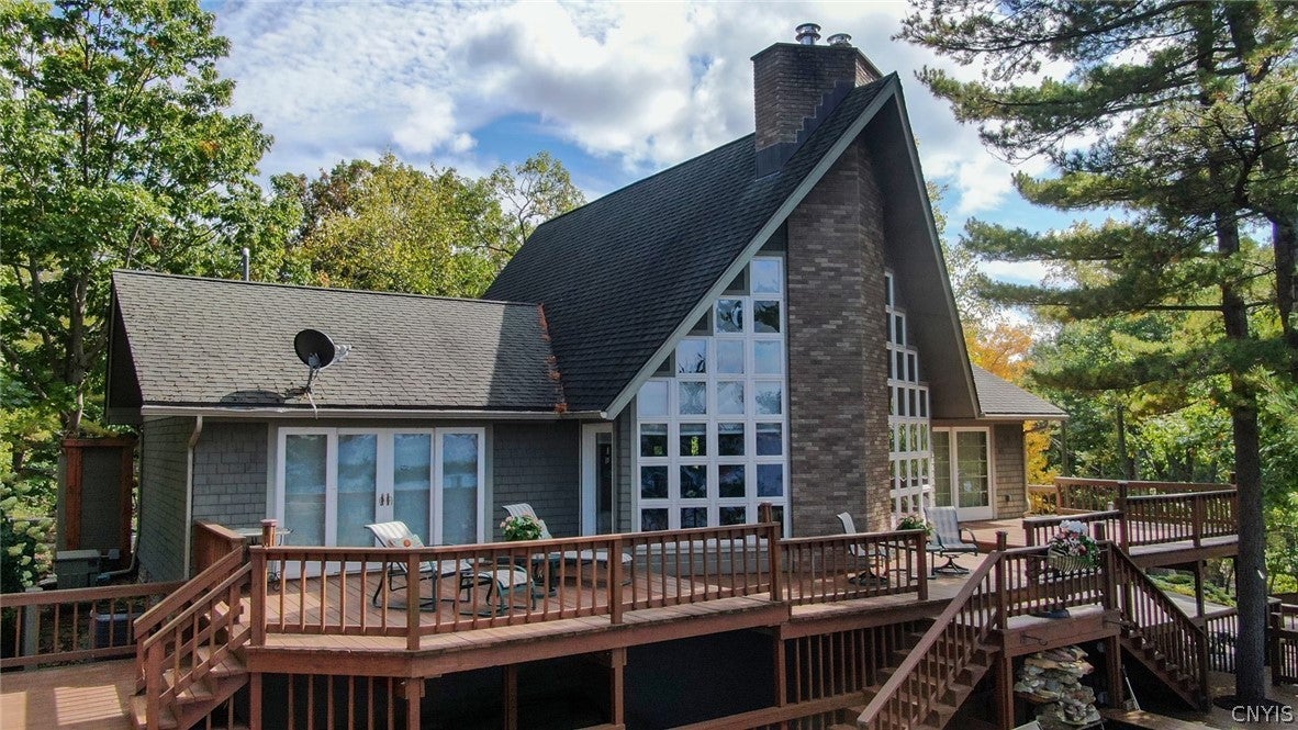 15 Chippewa Point Road E — photo