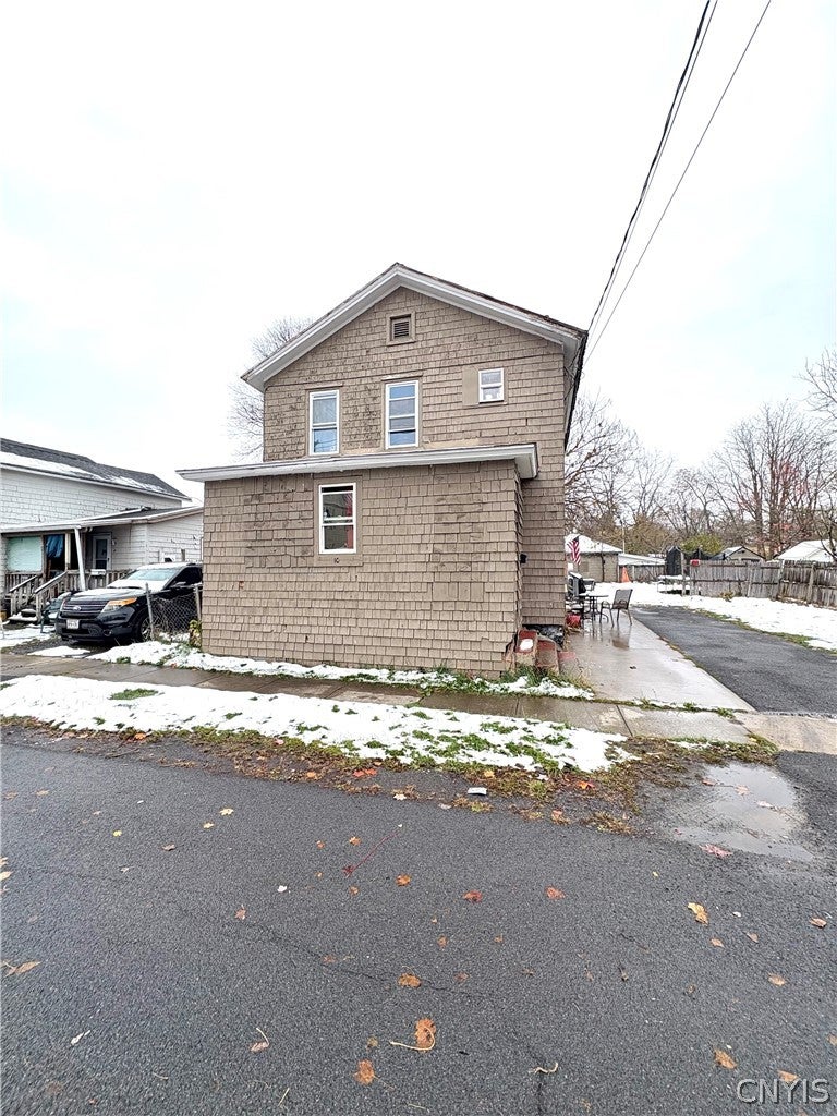 10 Rock Avenue — photo