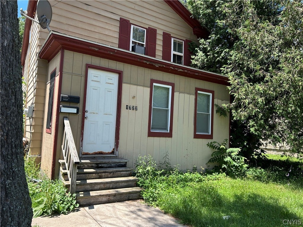 1722 Valley Drive — photo