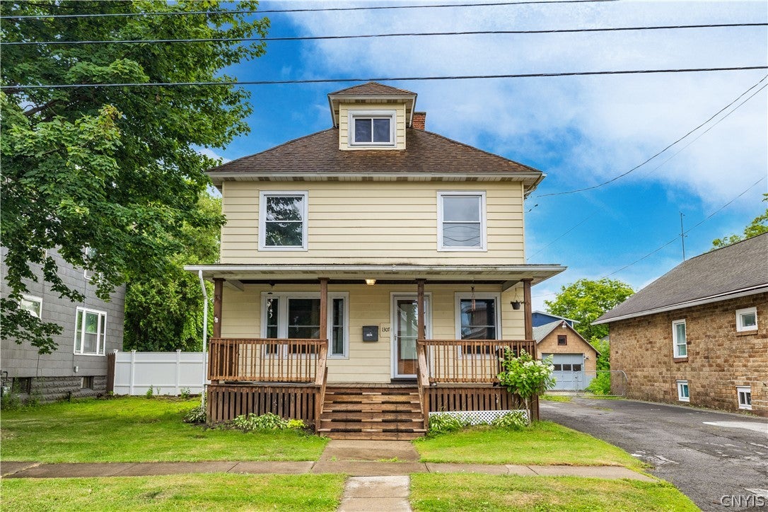 1307 Maple Street — photo