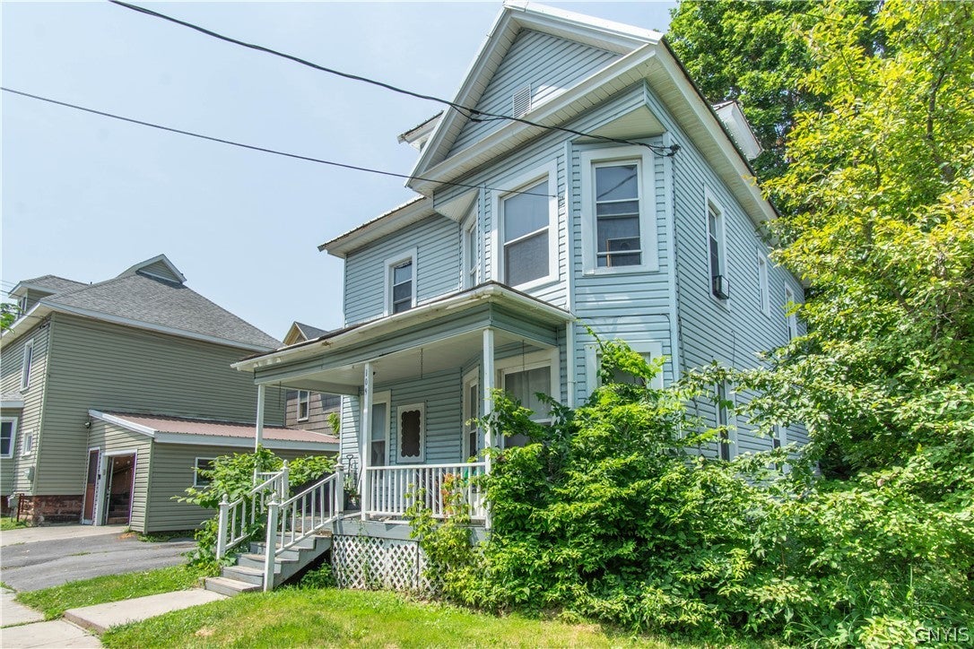109 N Pleasant Street — photo