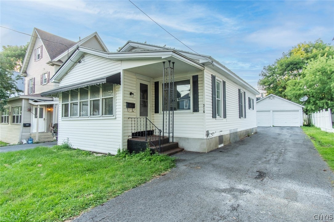 316 W Woodruff Street — photo