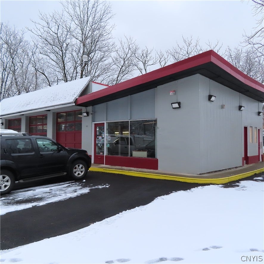 2970 E Genesee Street — photo