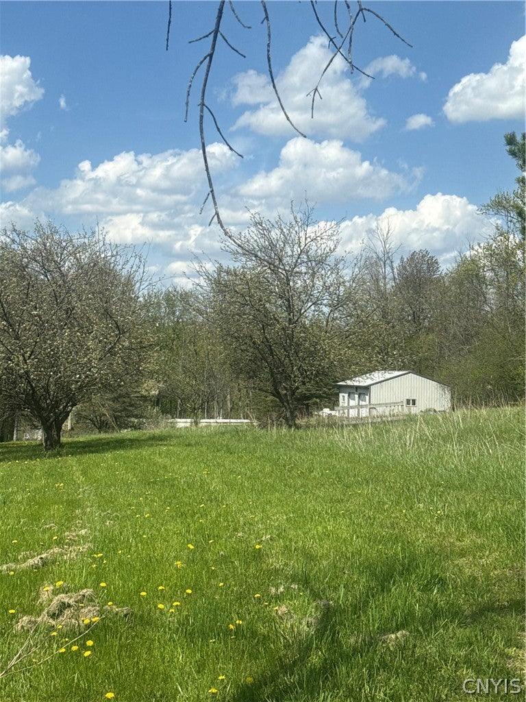 9477 Oakland Road — photo