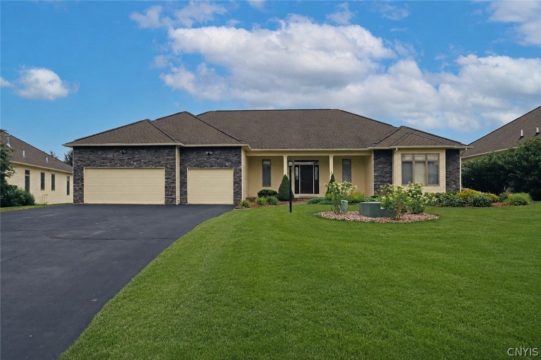 6003 Bay Hill Circle — photo