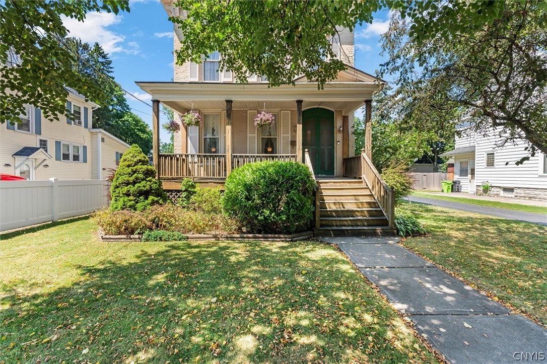 222 W Walnut Street — photo
