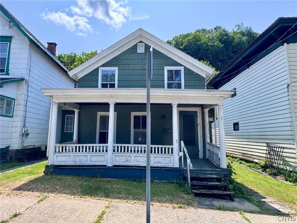 565 E Jefferson Street — photo