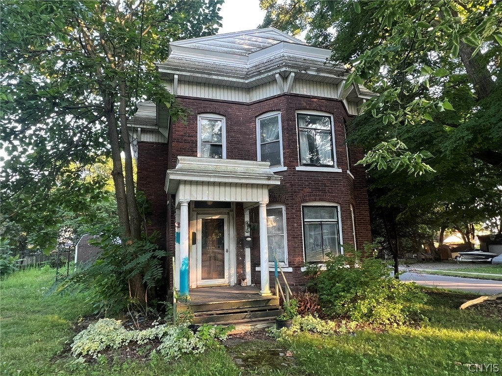 415 W Broadway — photo