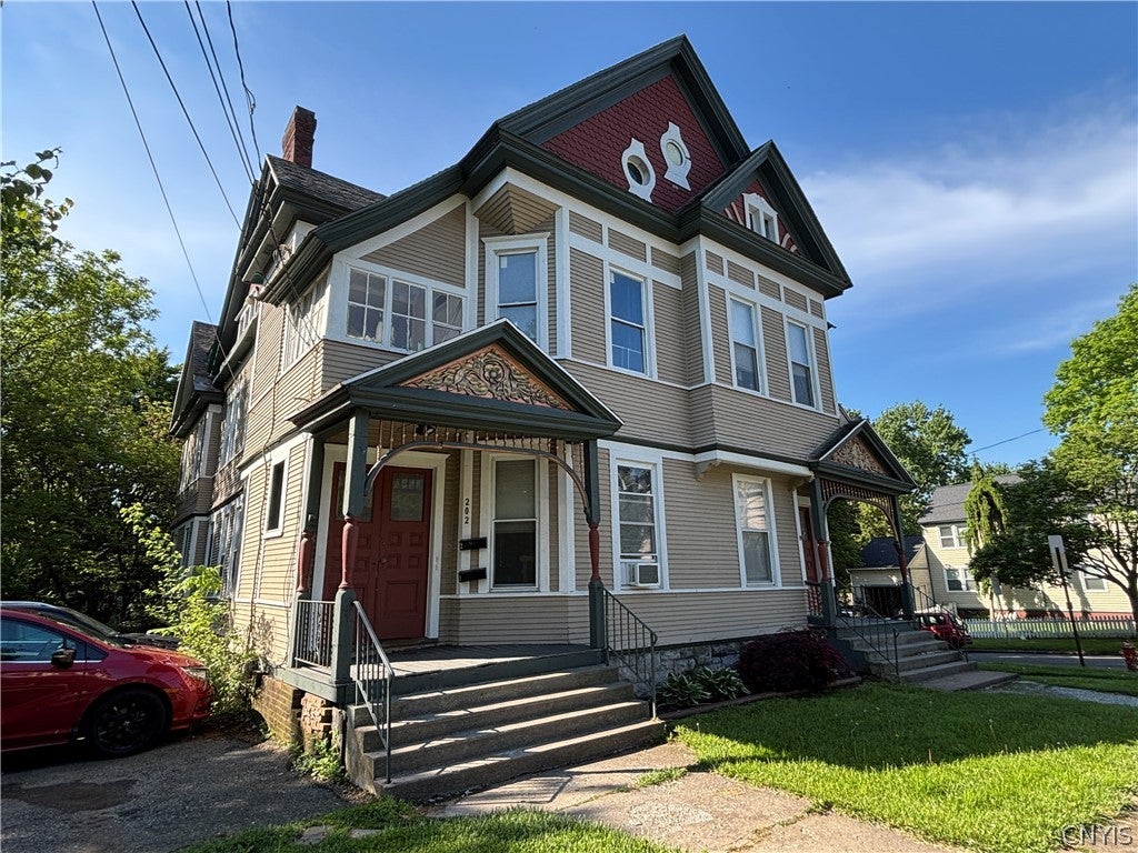 200 Howard Street — photo
