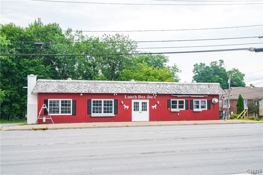 200 Oriskany Boulevard — photo