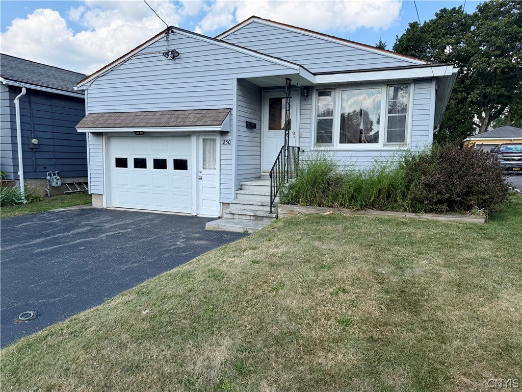 250 Martin Street — photo