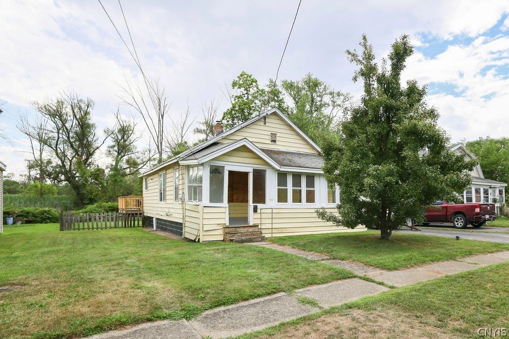 219 Garden City Drive — photo