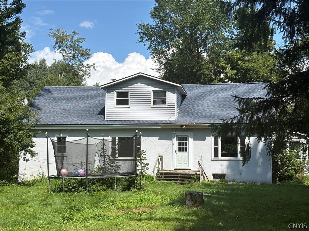 8797 Whitelaw Road — photo