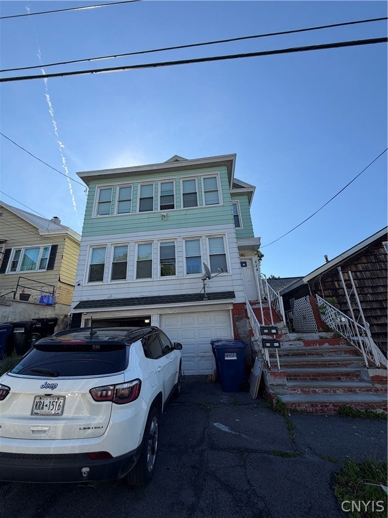 624 E Division Street — photo