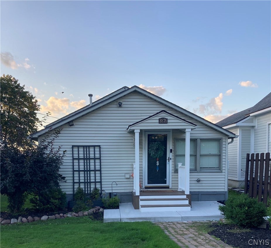 8876 Maple Drive — photo