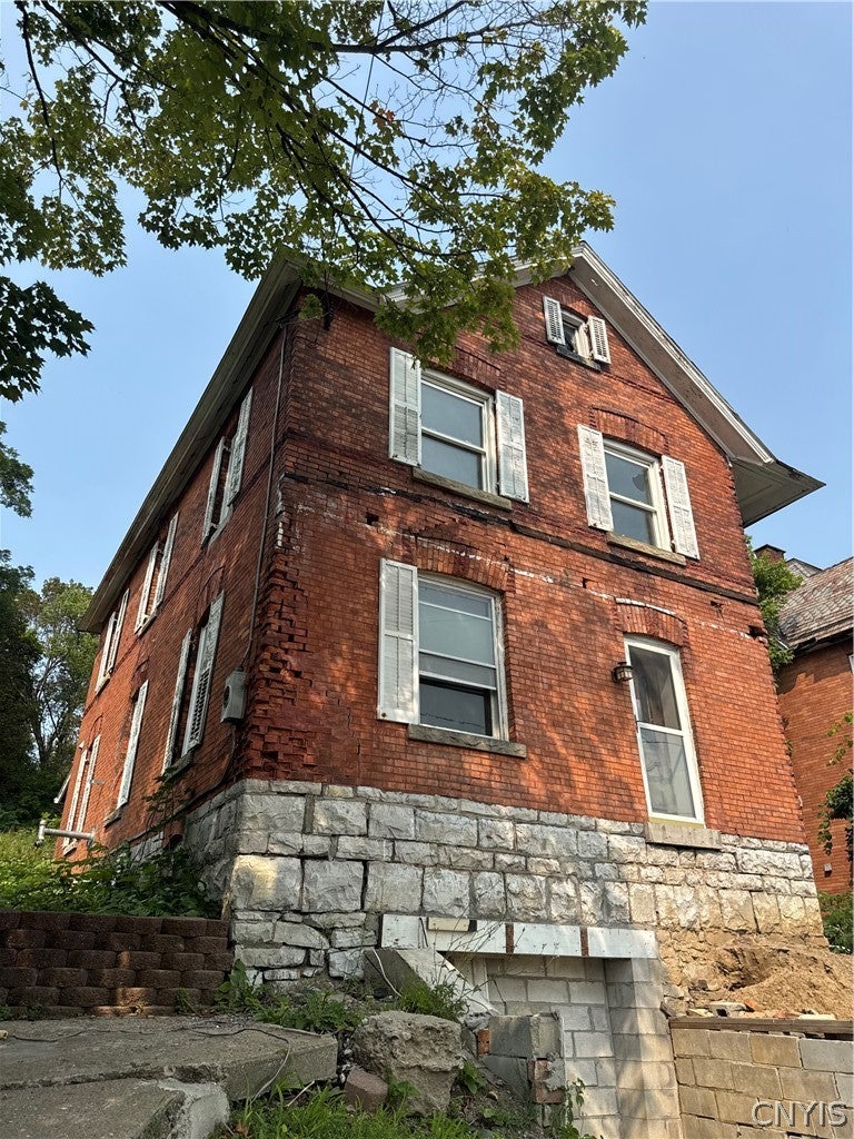 35 Monroe Street — photo