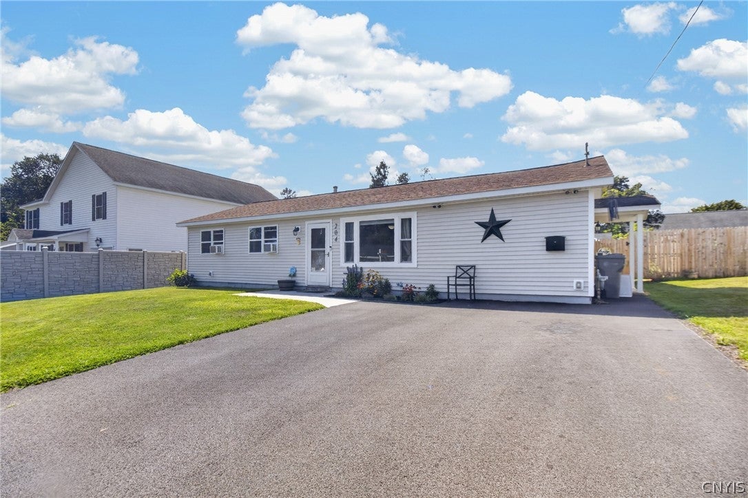 204 Lyndale Drive — photo