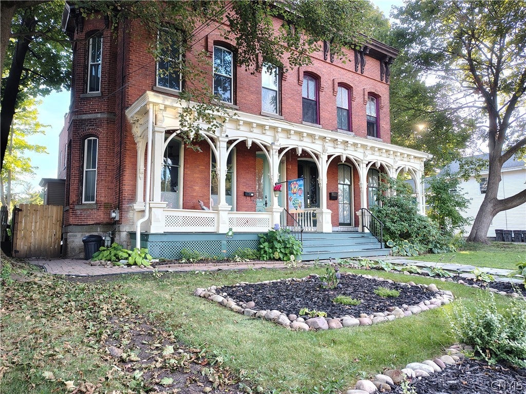 315 W Thomas Street — photo