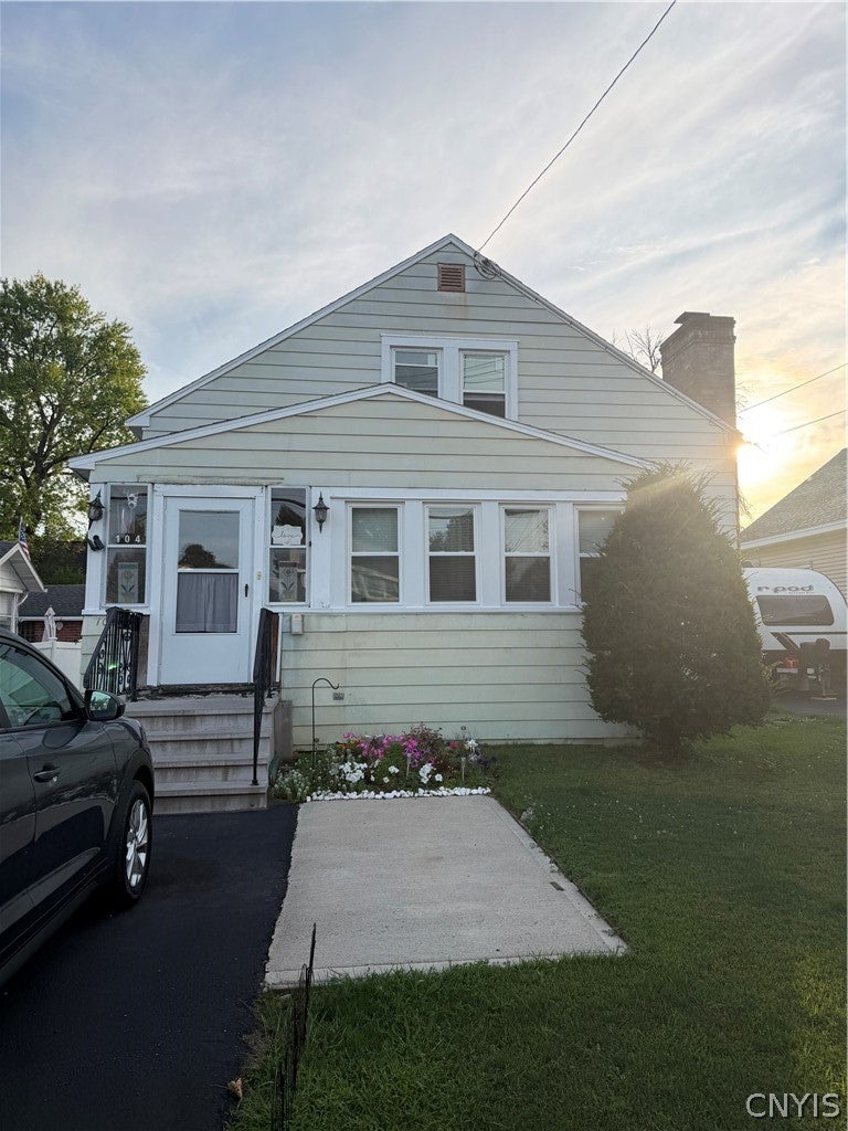 104 Roxford Road S — photo