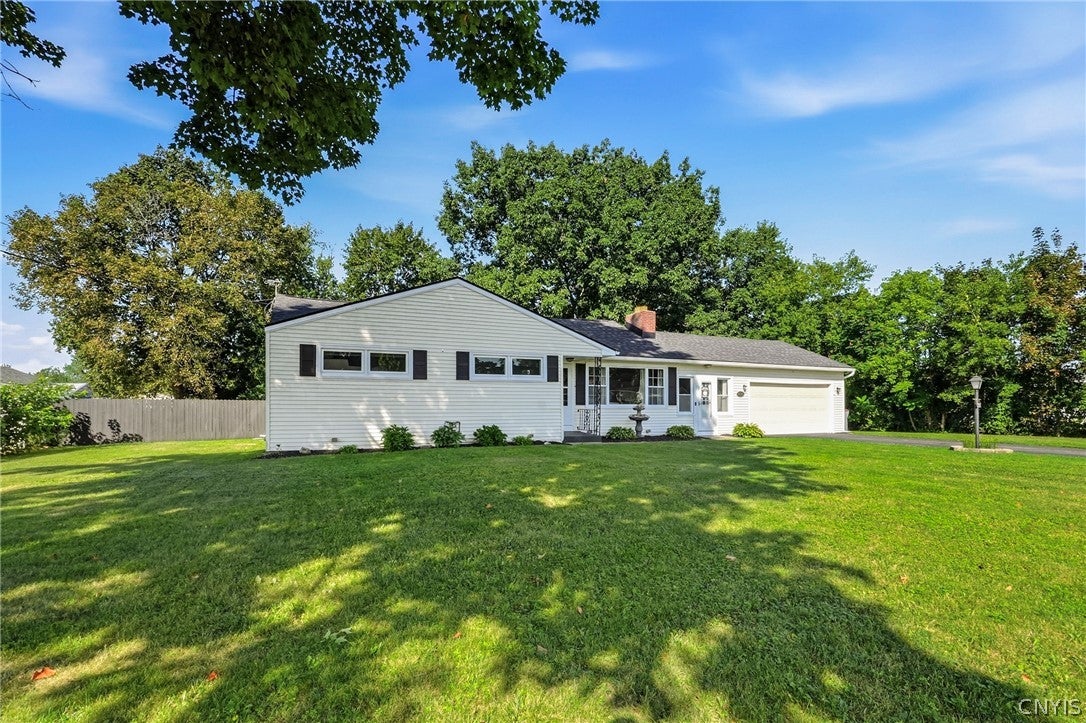 418 E Locust Street — photo