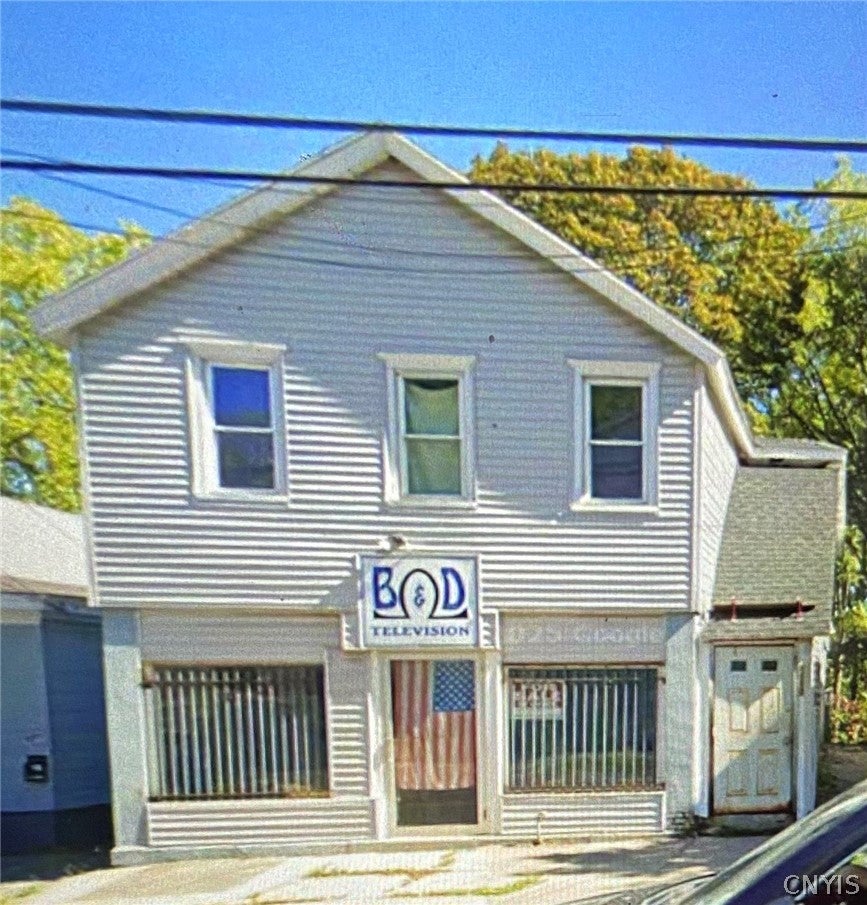 1110 Butternut Street — photo