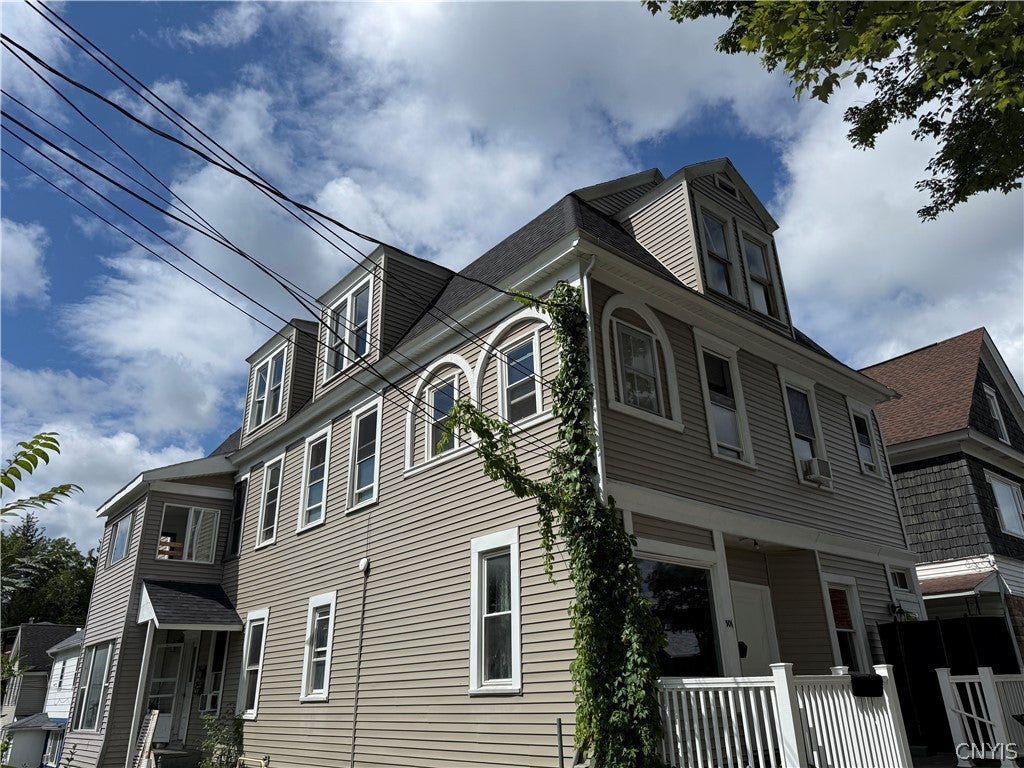109 Cleveland Street 2 — photo