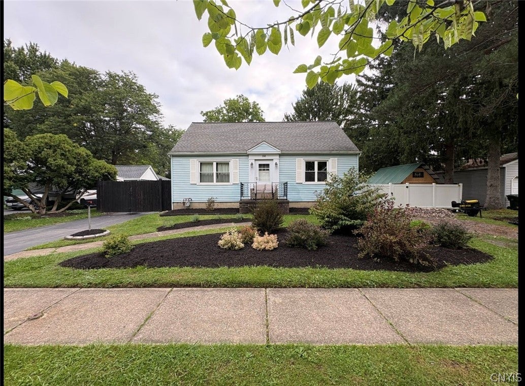 1340 Parkview Drive — photo