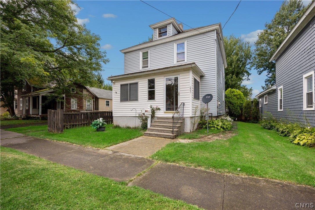 223 E Elm Street — photo