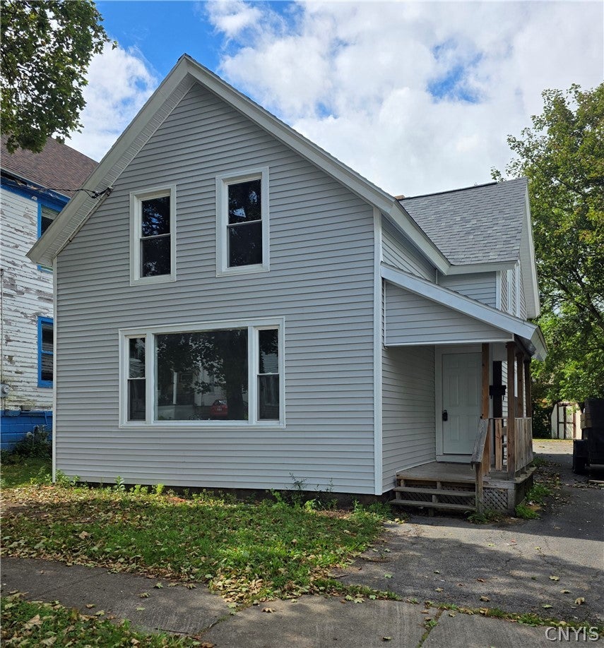 1626 Miller Street — photo